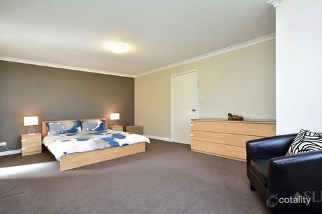 Property photo of 5 Zurich Fairway Hocking WA 6065