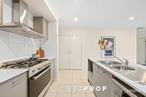 Property photo of 27 Trevor Crescent Truganina VIC 3029