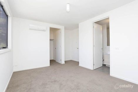 Property photo of 4 Lakeside Crescent Keilor East VIC 3033