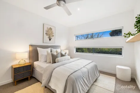 Property photo of 32 Golf Road Oakleigh South VIC 3167