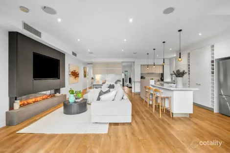 Property photo of 32 Golf Road Oakleigh South VIC 3167