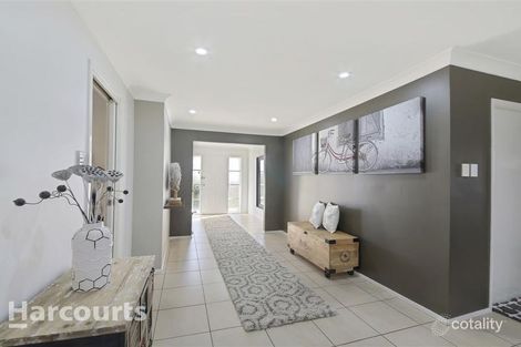 Property photo of 9 Lovely Place St Helens Park NSW 2560