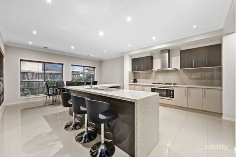 Property photo of 34 Elmswood Boulevard Keysborough VIC 3173