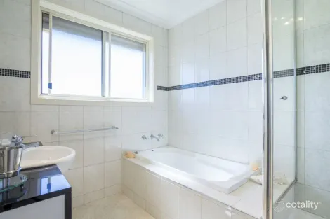 Property photo of 4 Doolan Street Werribee VIC 3030