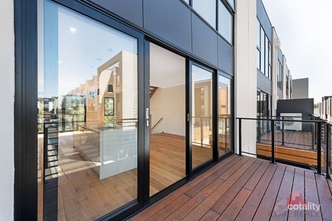 Property photo of 101 Boundary Street Port Melbourne VIC 3207