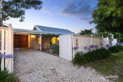 Property photo of 8 Beach Grove Mornington VIC 3931