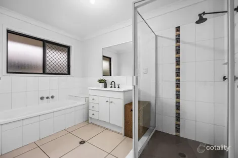 Property photo of 5 Barker Close Goodna QLD 4300