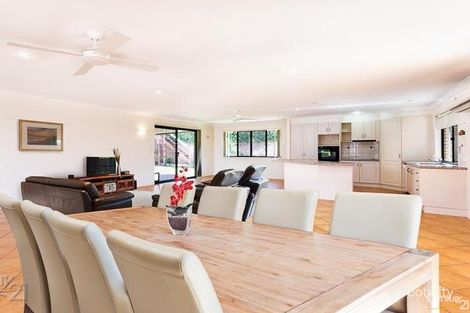 Property photo of 6 Newcomb Court Redland Bay QLD 4165