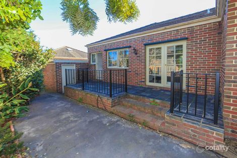Property photo of 2/247 Highfield Road Camberwell VIC 3124
