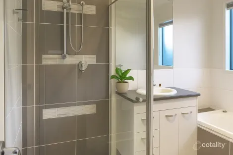 Property photo of 14 River Run Circuit Ormeau Hills QLD 4208