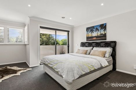 Property photo of 2 Hillside Grove Frankston South VIC 3199