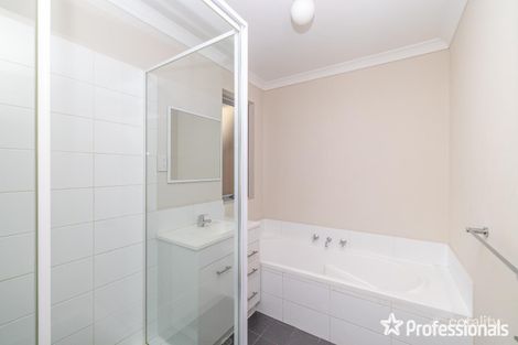 Property photo of 4/9 Gladstone Road Armadale WA 6112