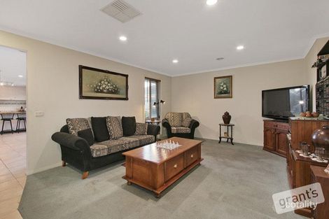 Property photo of 15 Kinsale View Berwick VIC 3806