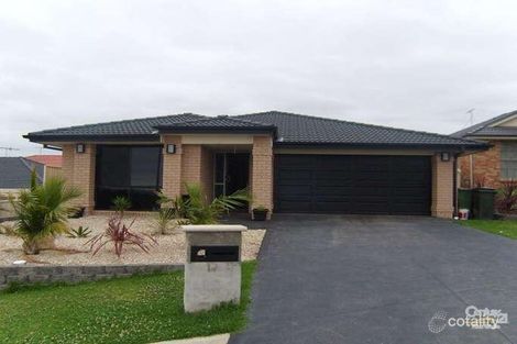 17 Horizon Ave, Cameron Park, NSW 2285