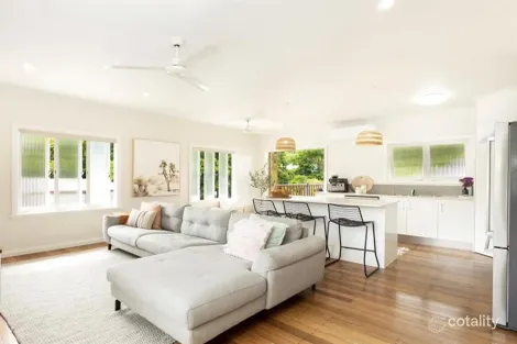 Property photo of 4 Mason Street Stratford QLD 4870