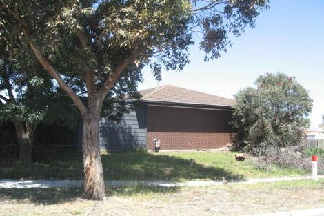 Property photo of 2 Josephina Court Carrum Downs VIC 3201