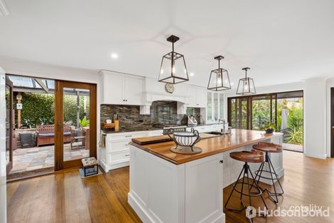 Property photo of 8 Haldane Court Doncaster East VIC 3109