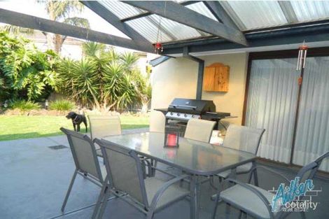 Property photo of 21 Allnutt Parade Cheltenham VIC 3192