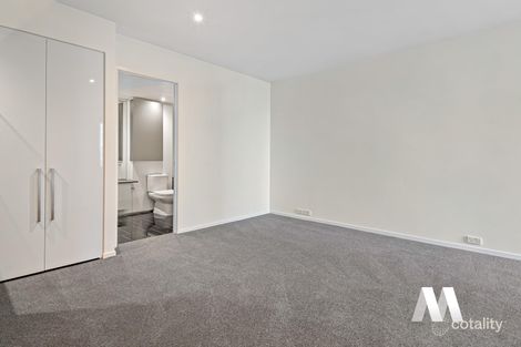 Property photo of 1711/7 Riverside Quay Southbank VIC 3006