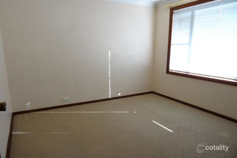 Property photo of 2 Avalon Close Bossley Park NSW 2176