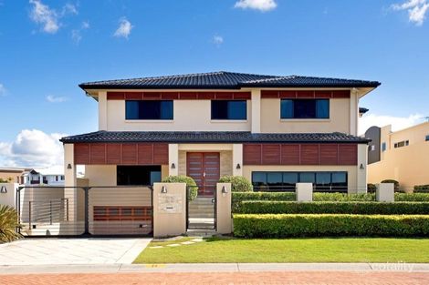 23 King Charles Dr, Paradise Point, QLD 4216