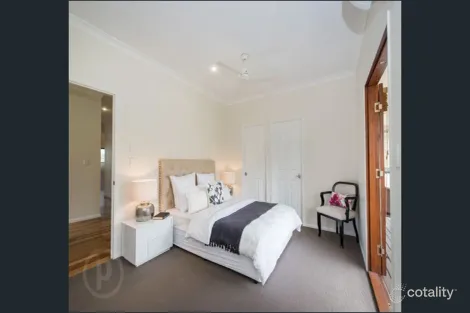 Property photo of 5 Melbourne Avenue Camp Hill QLD 4152