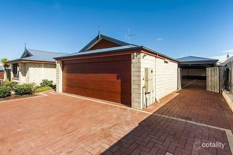 Property photo of 1 Waratah Circle Halls Head WA 6210