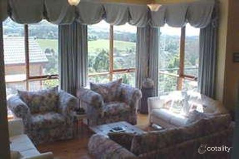 Property photo of 49 Taminga Crest Cordeaux Heights NSW 2526