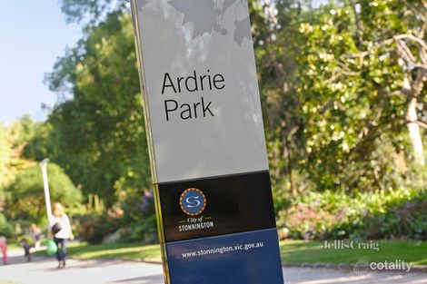 3/2a Oak Gr, Malvern East, VIC 3145