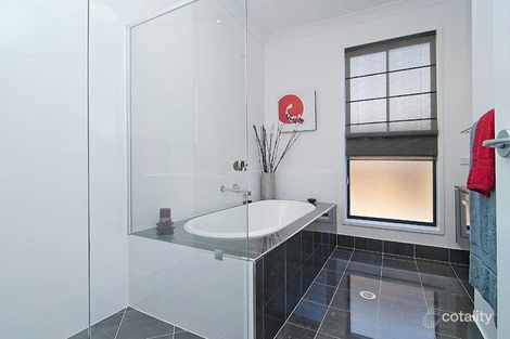 Property photo of 9 Lexington Court Kippa-Ring QLD 4021