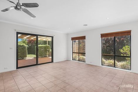 Property photo of 3 Weeroona Place Jerrabomberra NSW 2619