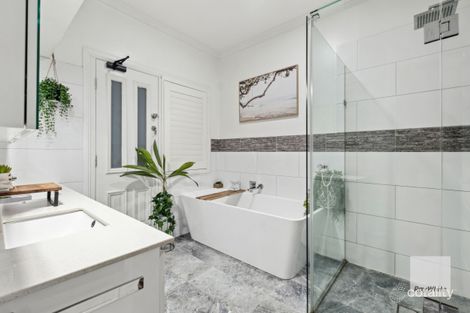 Property photo of 93 Saronvale Crescent Hillside VIC 3037