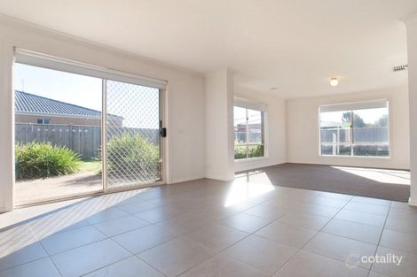 Property photo of 19 Wallaby Drive Rosebud VIC 3939