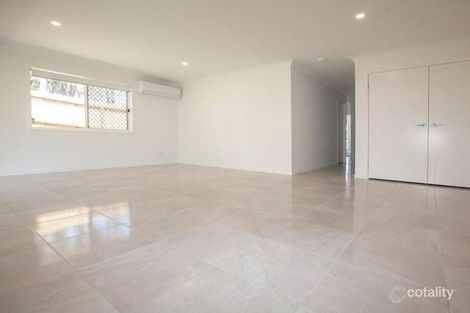 Property photo of 1/25 River Road Bundamba QLD 4304