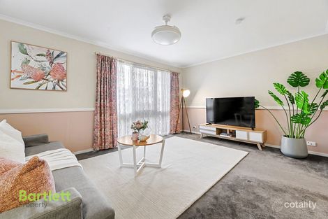 Property photo of 32 Lawrence Drive Berwick VIC 3806