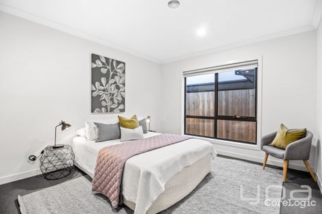 Property photo of 10 Rinella Way Werribee VIC 3030