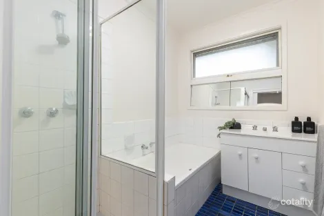 Property photo of 4/168 Kangaroo Road Hughesdale VIC 3166