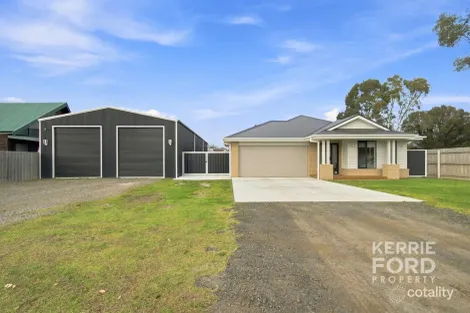 2 STEWART ST, TOONGABBIE, VIC 3856