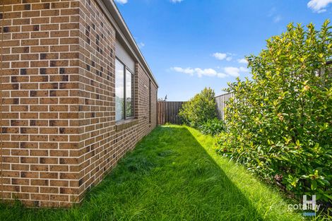 Property photo of 27 Ambleside Way Officer VIC 3809