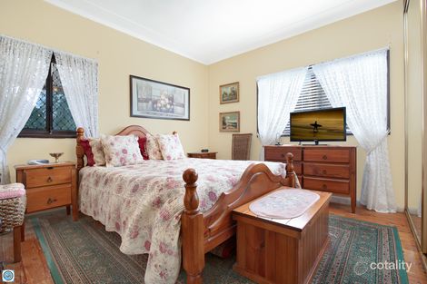 Property photo of 21 Northcliffe Drive Lake Heights NSW 2502
