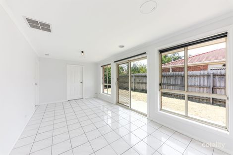 Property photo of 11 Phoenix Court Roxburgh Park VIC 3064