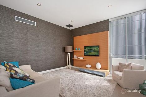 Property photo of 9/11 Eden Avenue Coolangatta QLD 4225
