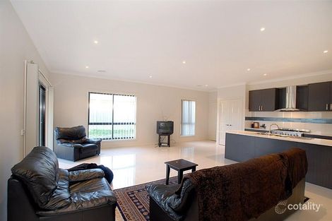 Property photo of 3 Ibis Close Pakenham VIC 3810