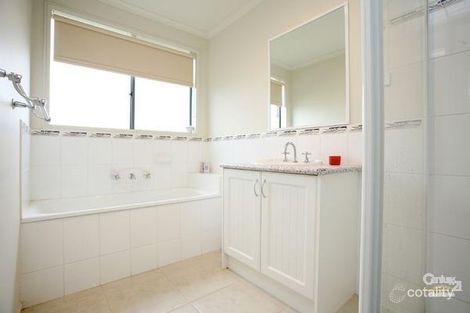 Property photo of 20 Jacaranda Way Pakenham VIC 3810