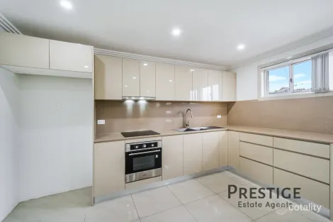 Property photo of 28 Condello Crescent Edensor Park NSW 2176