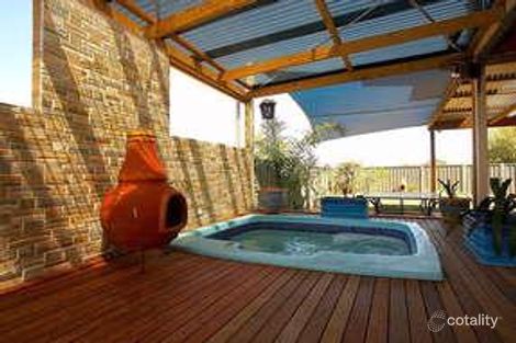 Property photo of 32 Paringa Way Burnside VIC 3023