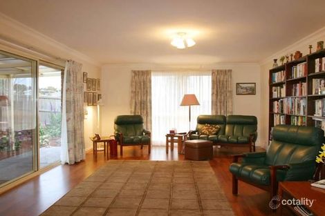 Property photo of 28 Nightingale Crescent Berwick VIC 3806