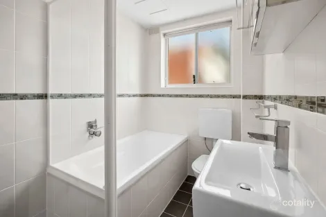 Property photo of 4/172 Pacific Parade Dee Why NSW 2099