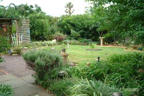 Property photo of 9 Hibiscus Road Maddington WA 6109