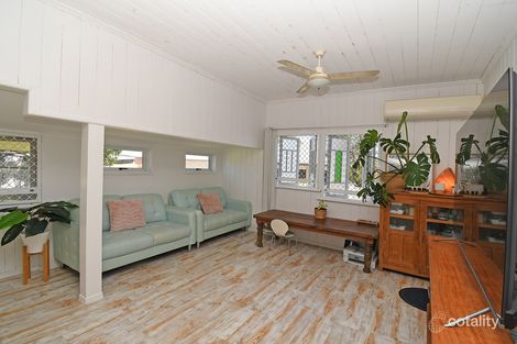 Property photo of 325 Torquay Terrace Torquay QLD 4655